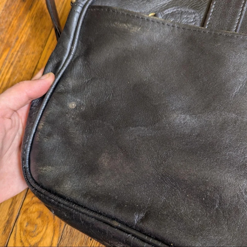 Leather Messenger Briefcase - Black
